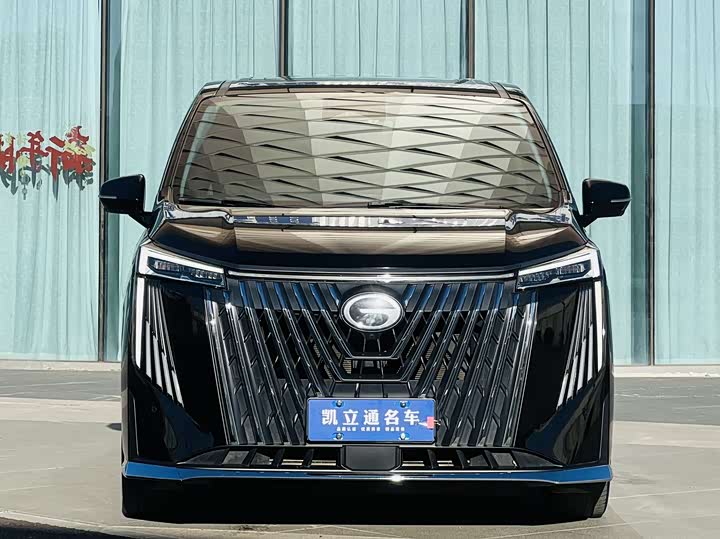 Фото 2 - GAC Trumpchi M8