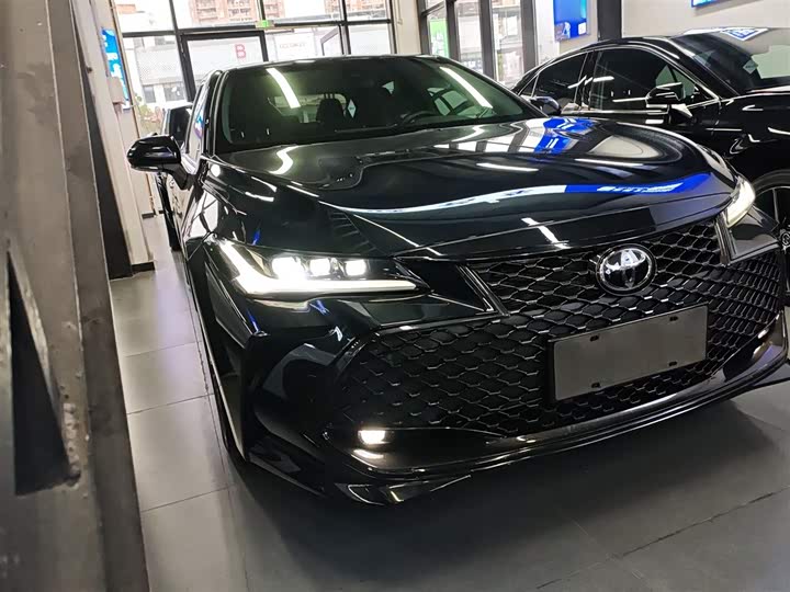 Фото 4 - Toyota Avalon