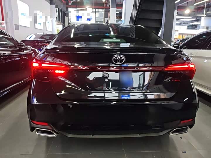 Фото 6 - Toyota Avalon