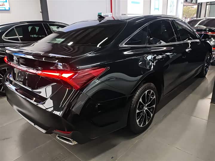 Фото 7 - Toyota Avalon