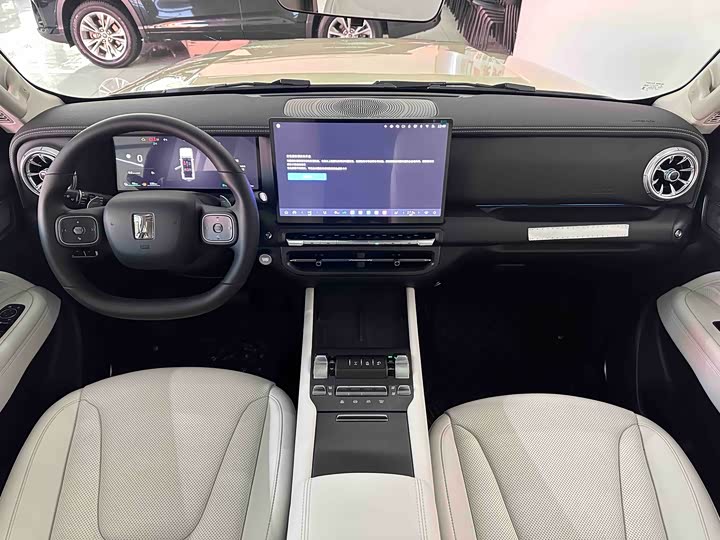 Фото 9 - Tank 300 Hybrid