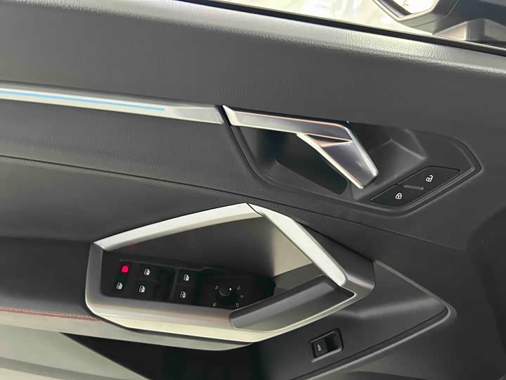 Фото 7 - Audi Q3