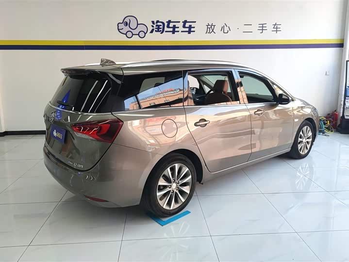 Фото 3 - Buick GL6