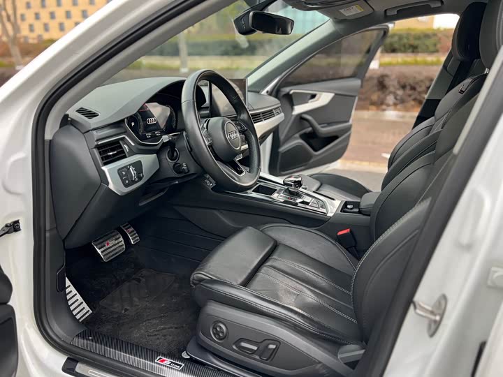 Фото 6 - Audi A4L