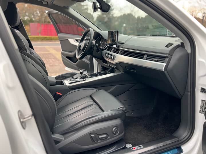 Фото 7 - Audi A4L