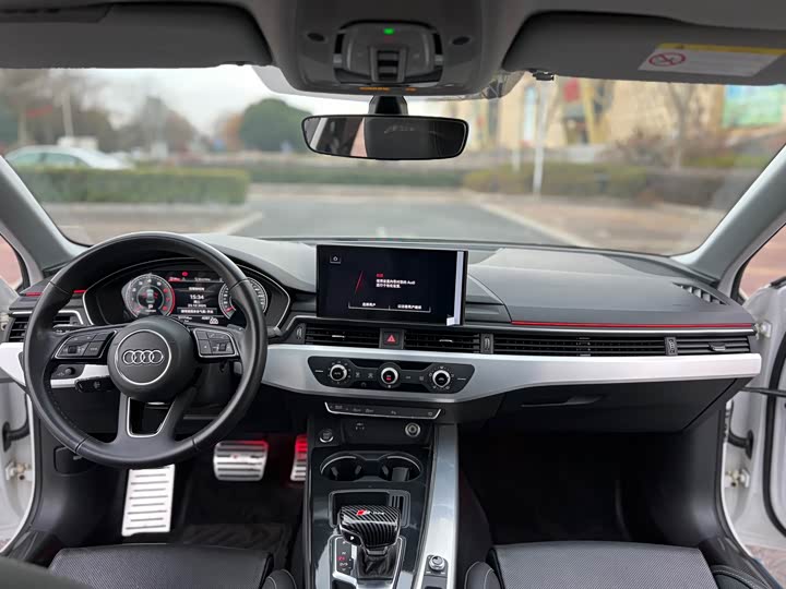 Фото 9 - Audi A4L