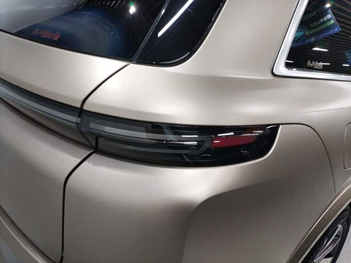 Фото 8 - LiXiang L8