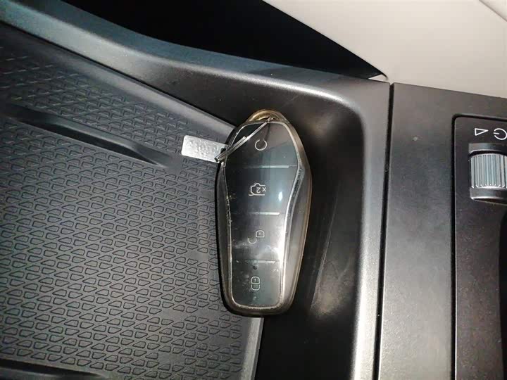 Фото 9 - BYD Yuan Up