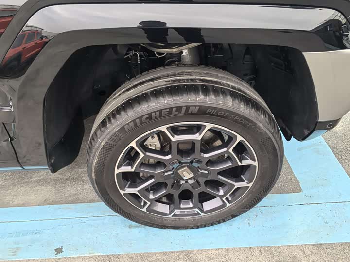 Фото 5 - Tank 700 Hybrid