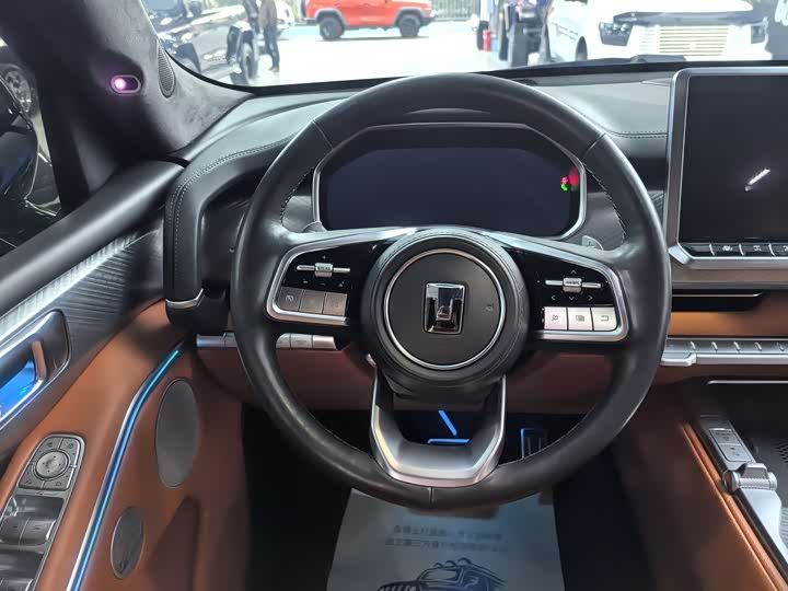 Фото 8 - Tank 700 Hybrid