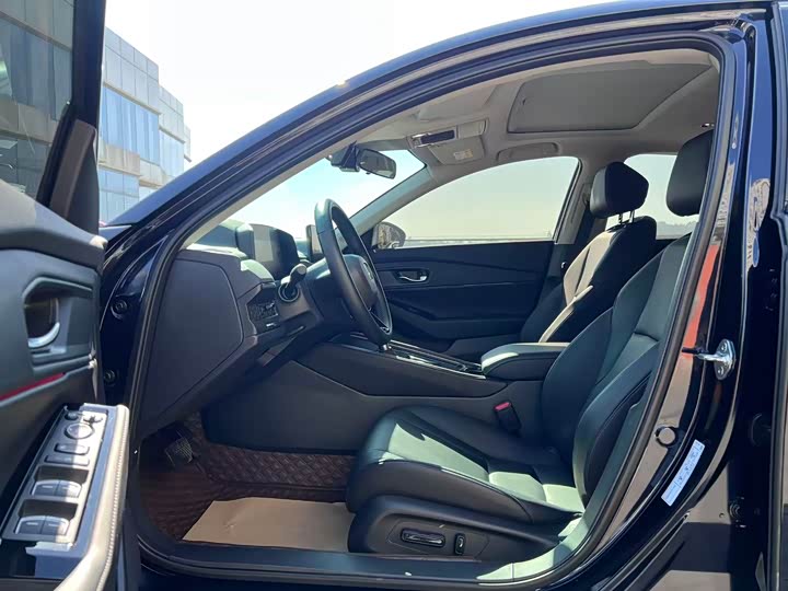 Фото 4 - Honda Accord