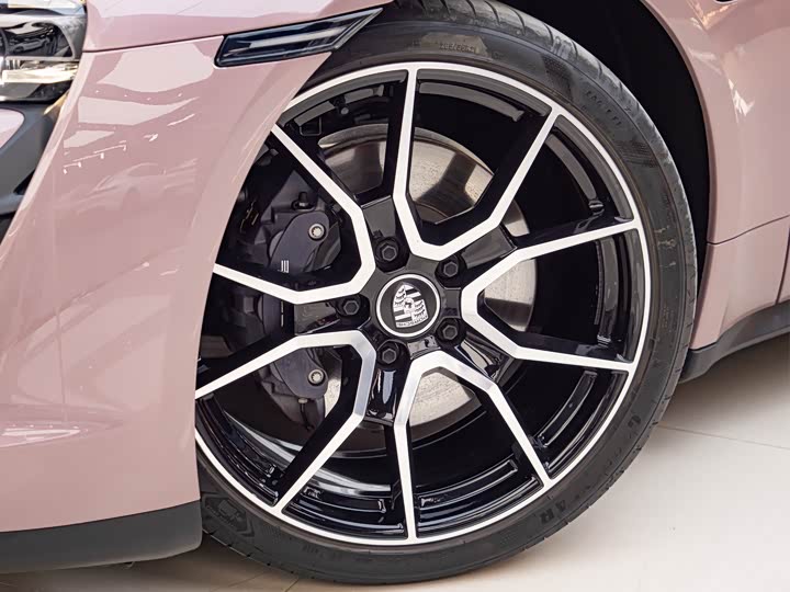 Фото 8 - Porsche Taycan