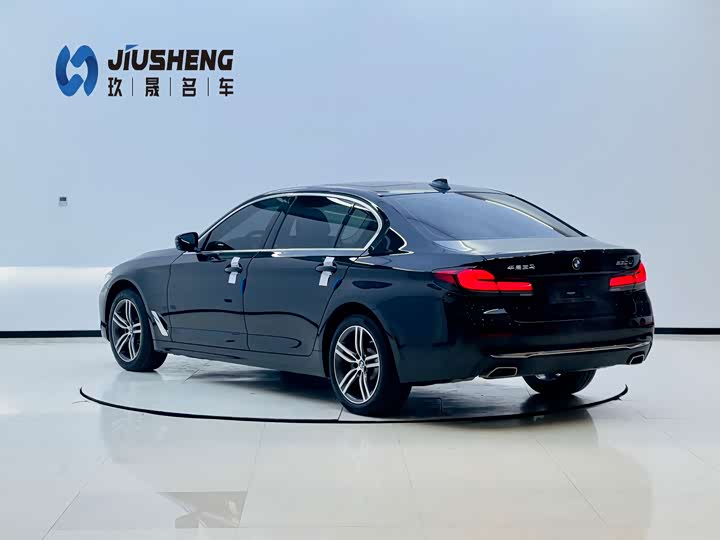 Фото 3 - BMW 5 Series