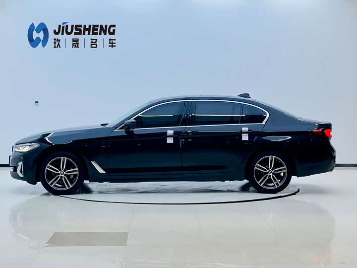 Фото 5 - BMW 5 Series