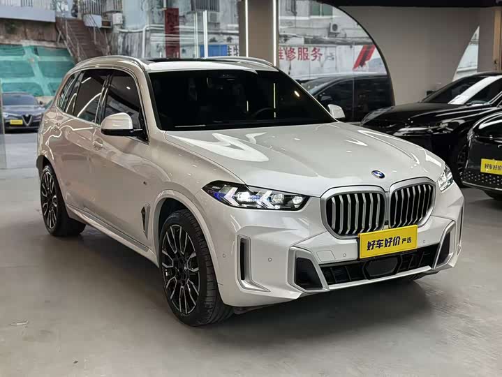Фото 2 - BMW X5