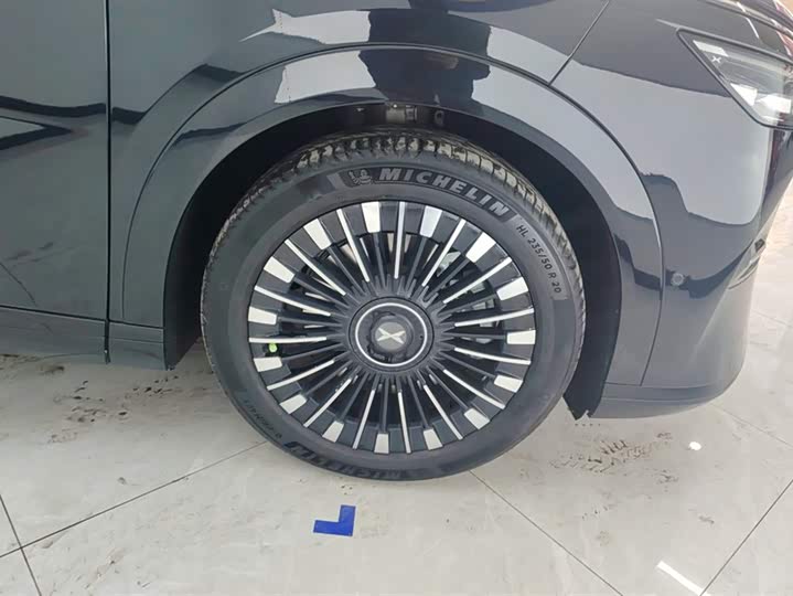 Фото 6 - XPeng X9