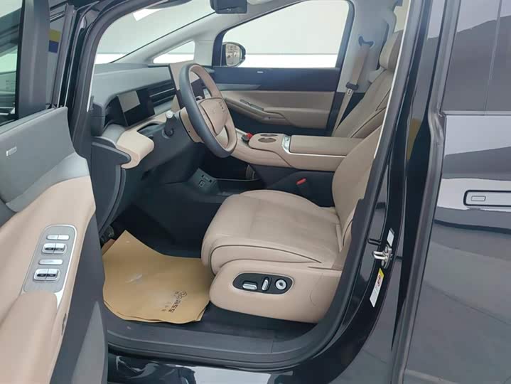 Фото 9 - XPeng X9