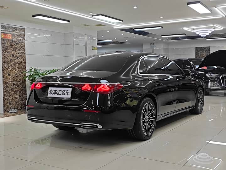 Фото 6 - Mercedes-Benz E-Class