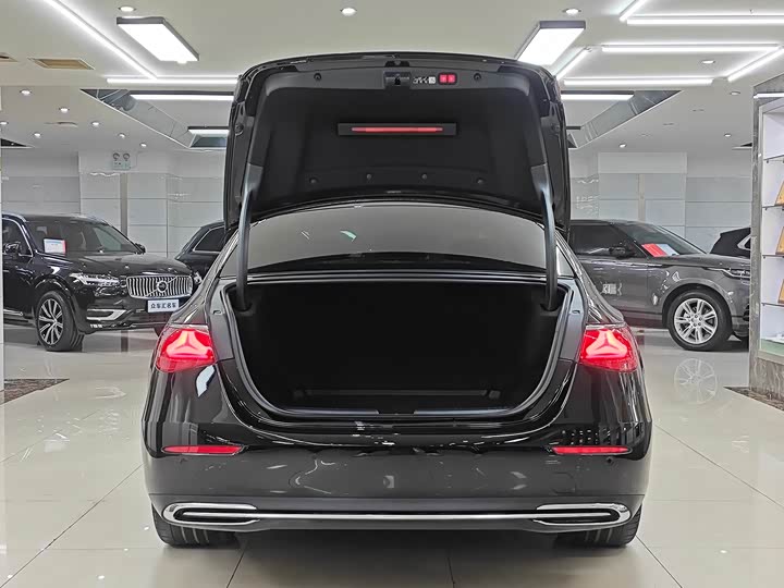 Фото 7 - Mercedes-Benz E-Class