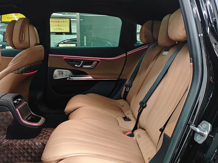 Фото 9 - Mercedes-Benz E-Class