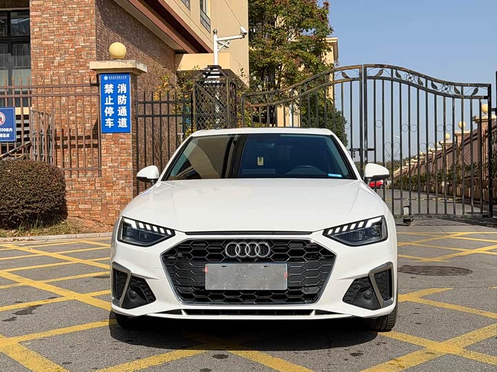 Фото 2 - Audi A4L