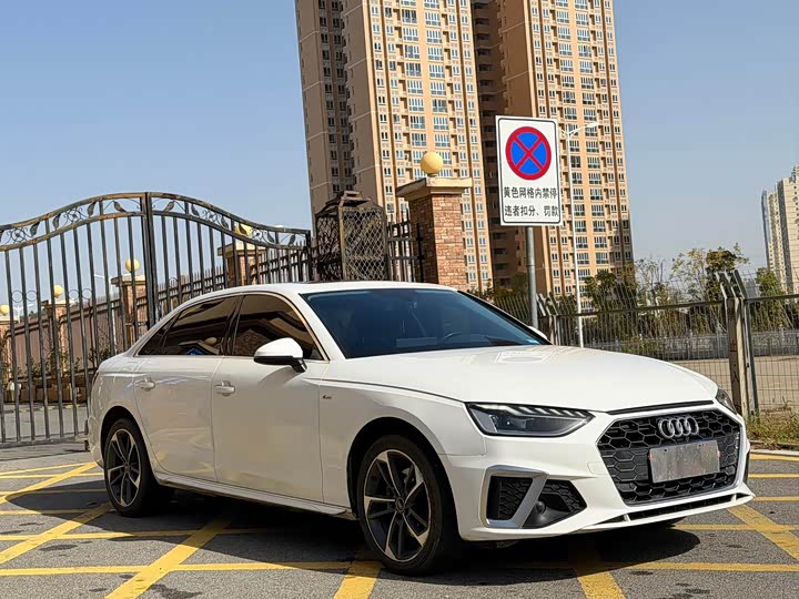 Фото 3 - Audi A4L