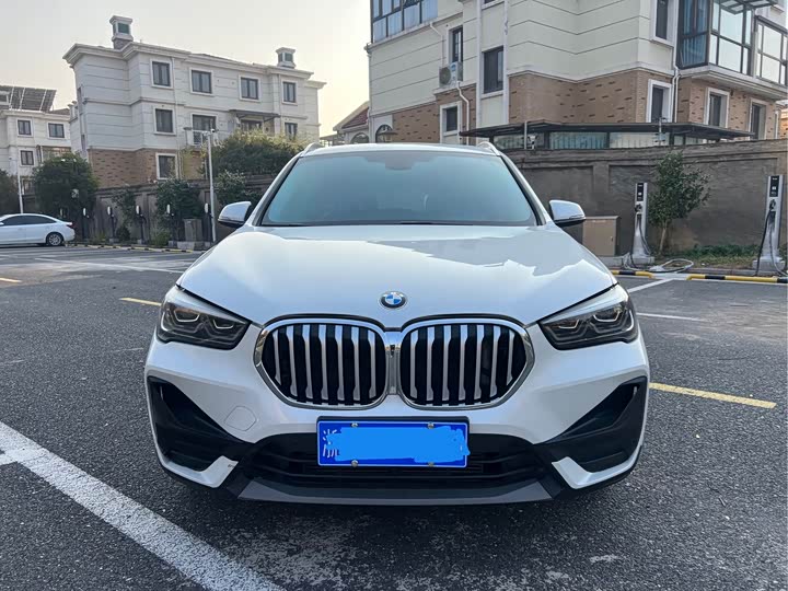 Фото 2 - BMW X1