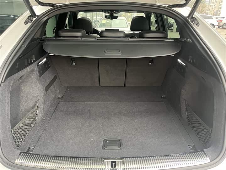 Фото 9 - Audi Q5L Sportback