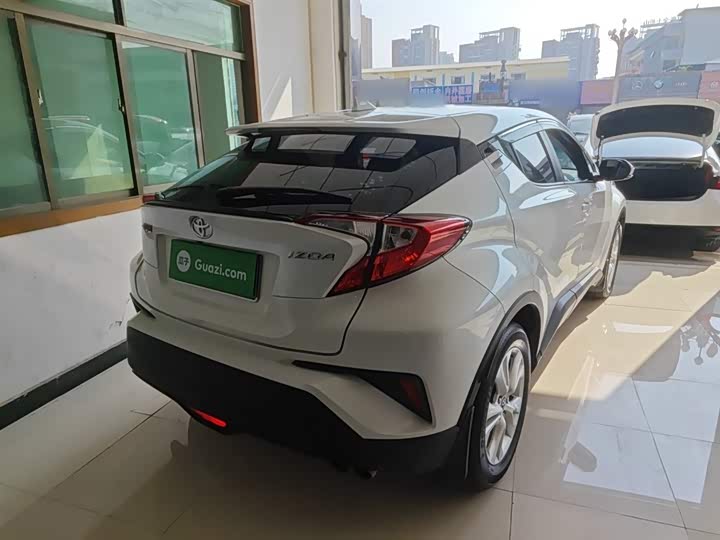 Фото 7 - Toyota Izoa