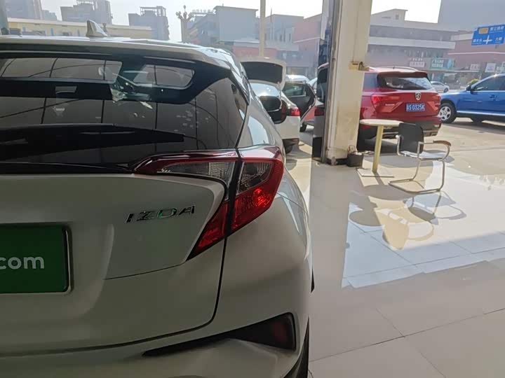 Фото 8 - Toyota Izoa