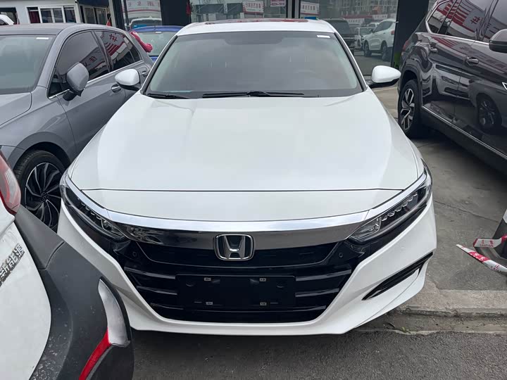 Фото 2 - Honda Accord