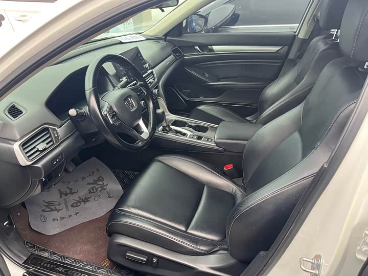 Фото 6 - Honda Accord