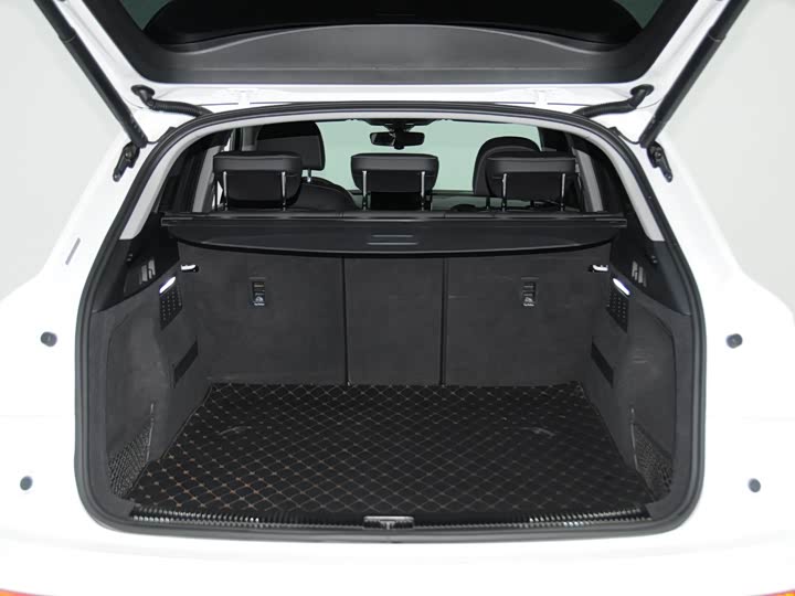 Фото 6 - Audi Q5L