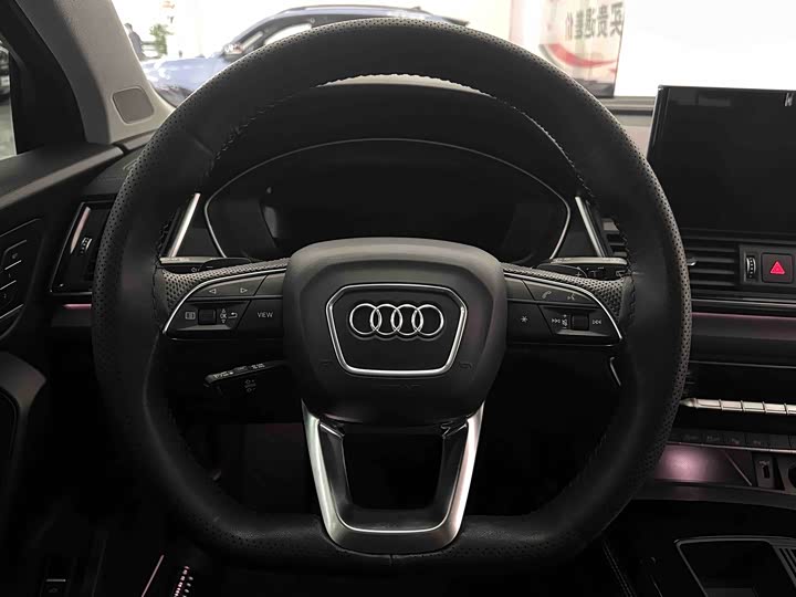 Фото 8 - Audi Q5L