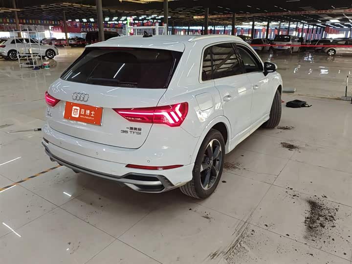 Фото 2 - Audi Q3