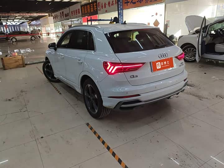 Фото 6 - Audi Q3