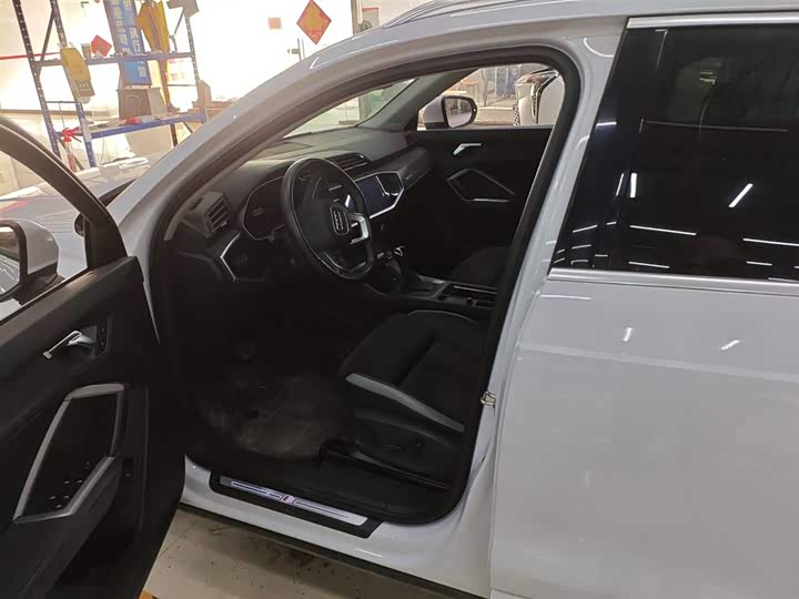 Фото 7 - Audi Q3