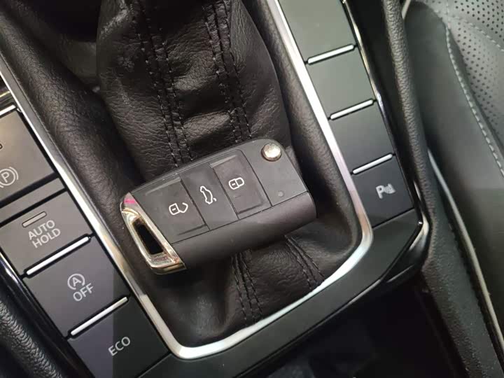 Фото 9 - Volkswagen Sagitar L