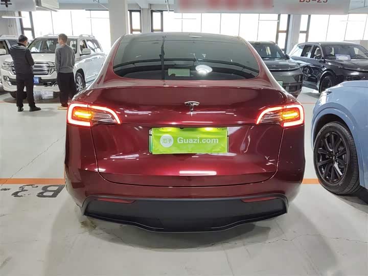 Фото 6 - Tesla Model Y