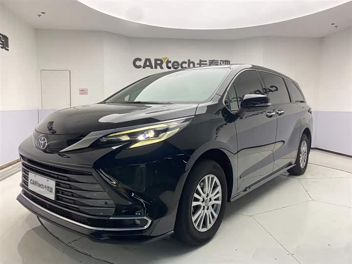 Фото 1 - Toyota Sienna