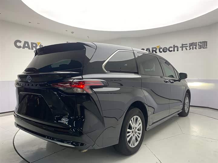 Фото 5 - Toyota Sienna