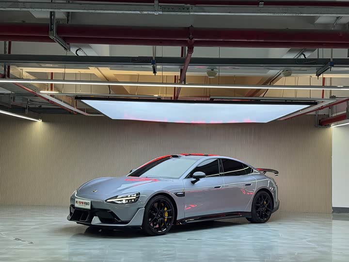 Фото 1 - Xiaomi SU7 Ultra