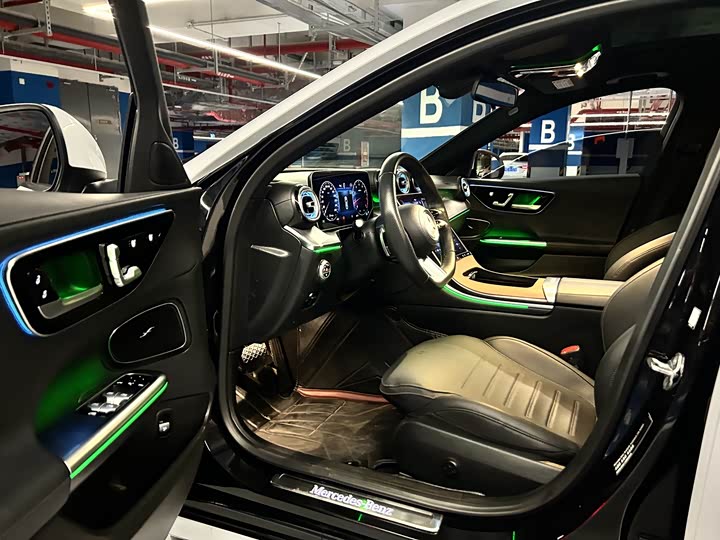 Фото 4 - Mercedes-Benz C-Class