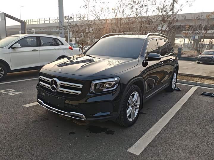 Фото 1 - Mercedes-Benz GLB-Class