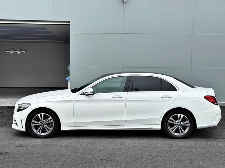 Фото 4 - Mercedes-Benz C-Class