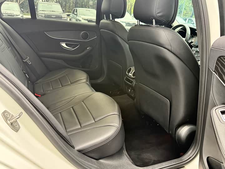 Фото 9 - Mercedes-Benz C-Class