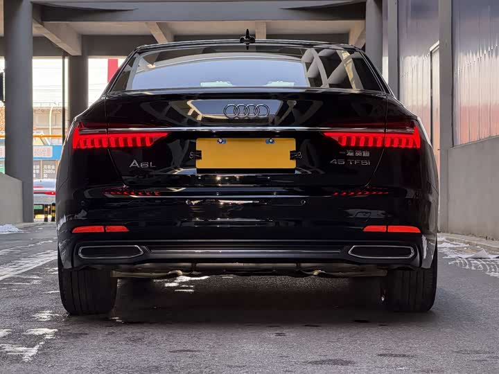 Фото 4 - Audi A6L