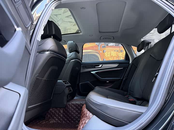 Фото 7 - Audi A6L