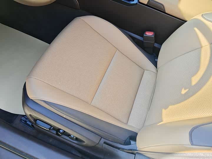 Фото 7 - Lexus ES