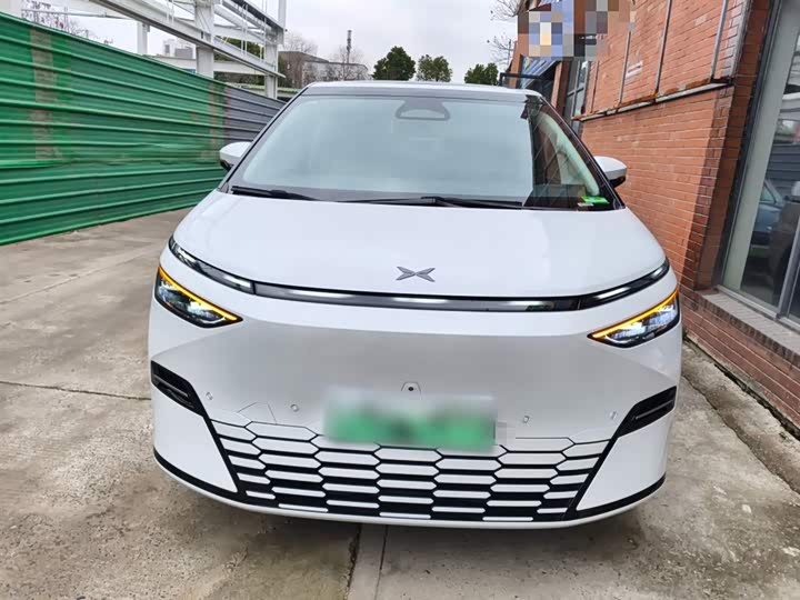 Фото 3 - XPeng X9